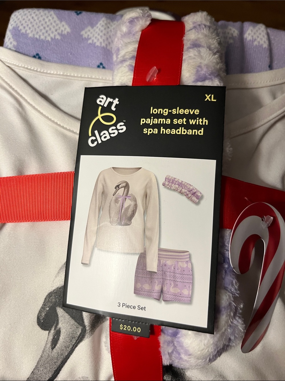 art class Lavender and White Swan Long-Sleeve Pajama Set with Spa Headband